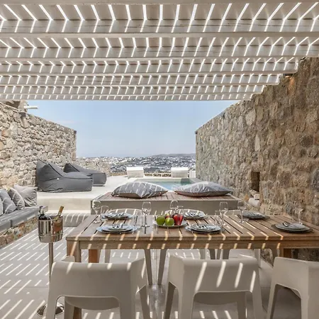 Mykonos Actor's Villa. 2 Bdrs, Private Mini-pool فيلة